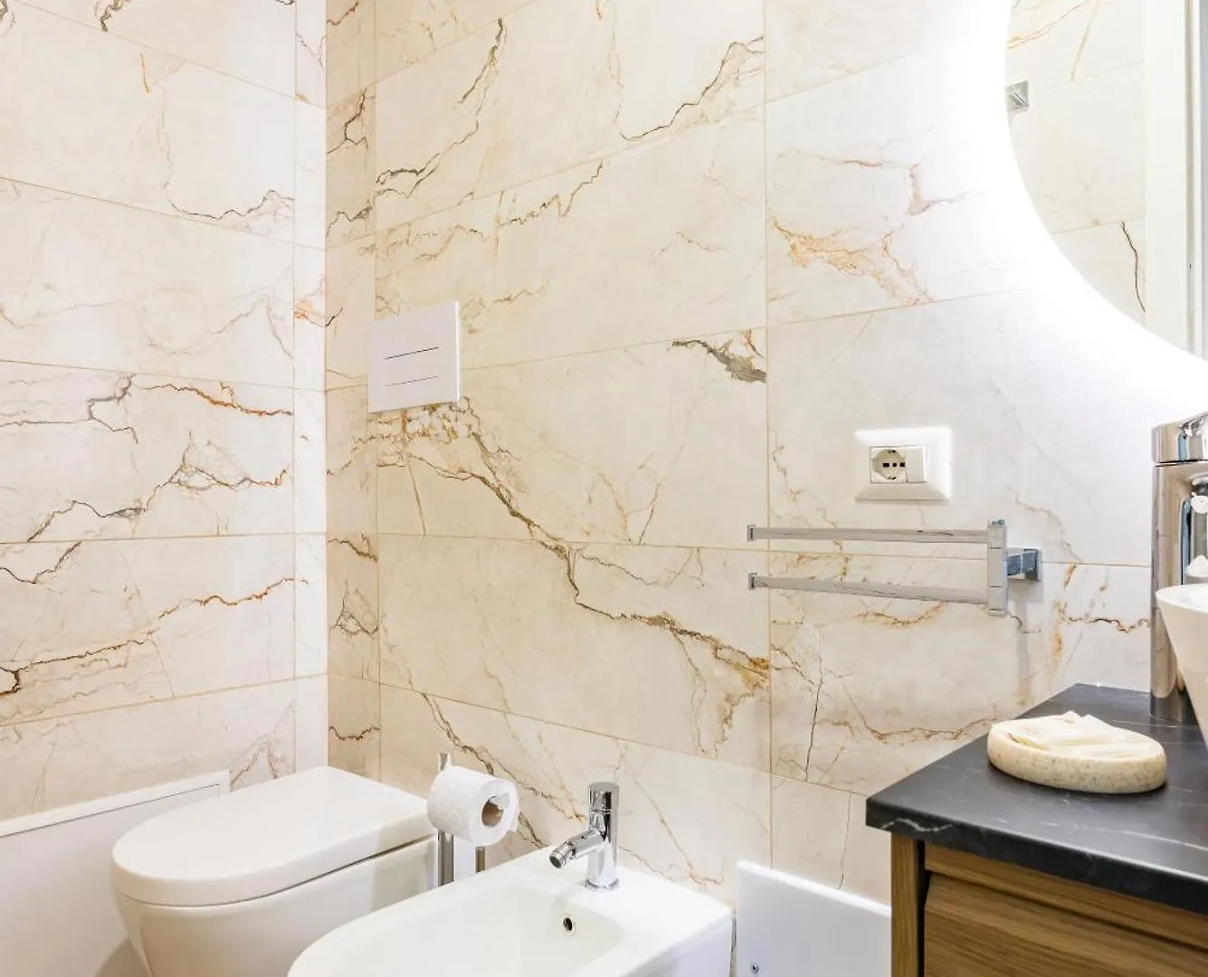 Blu Suite By Napoliapartments Italy