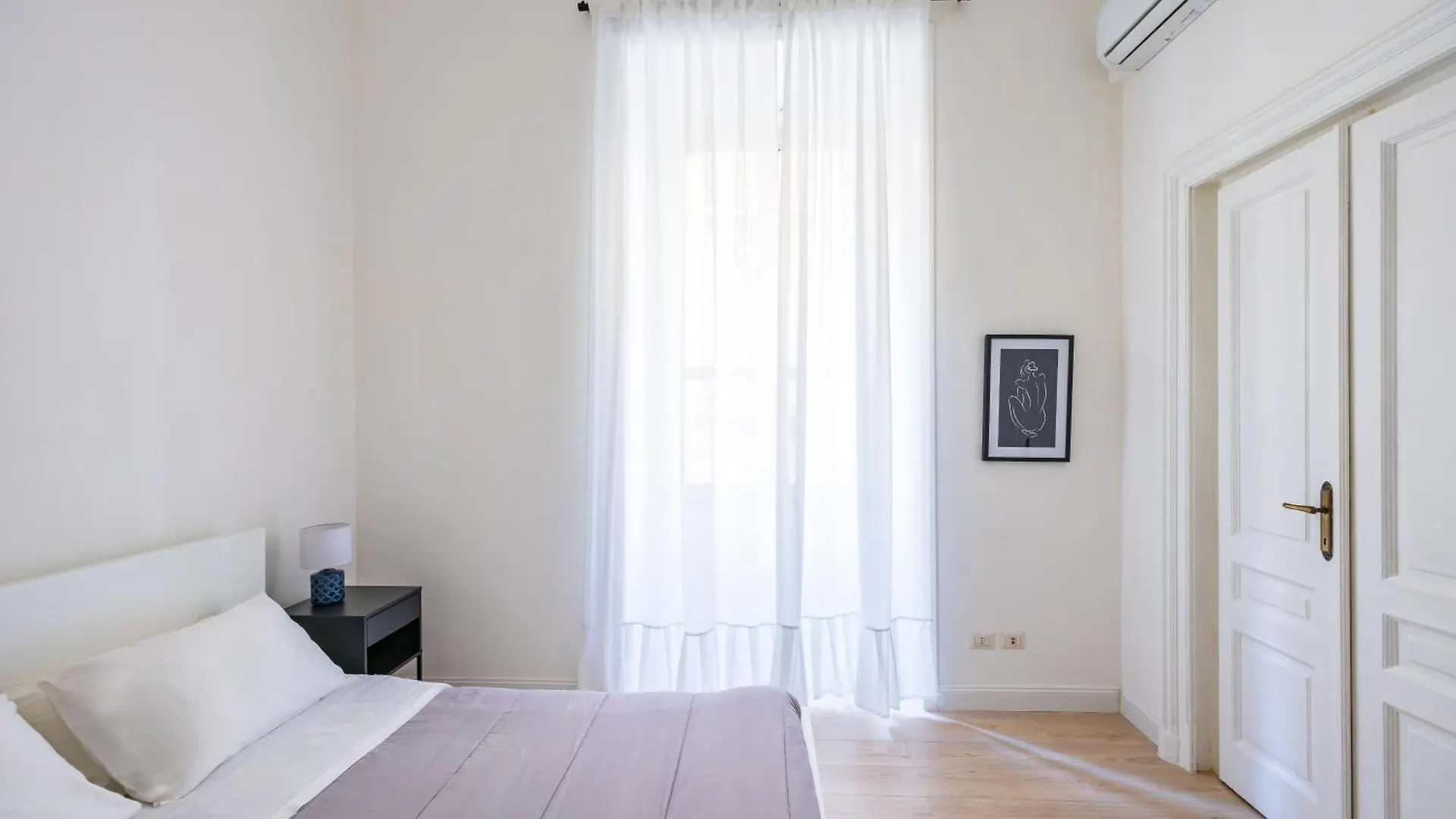 Blu Suite By Napoliapartments